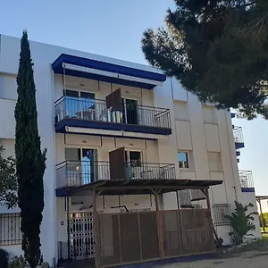https://apartaments-les-roques.topcostabravahotels.com